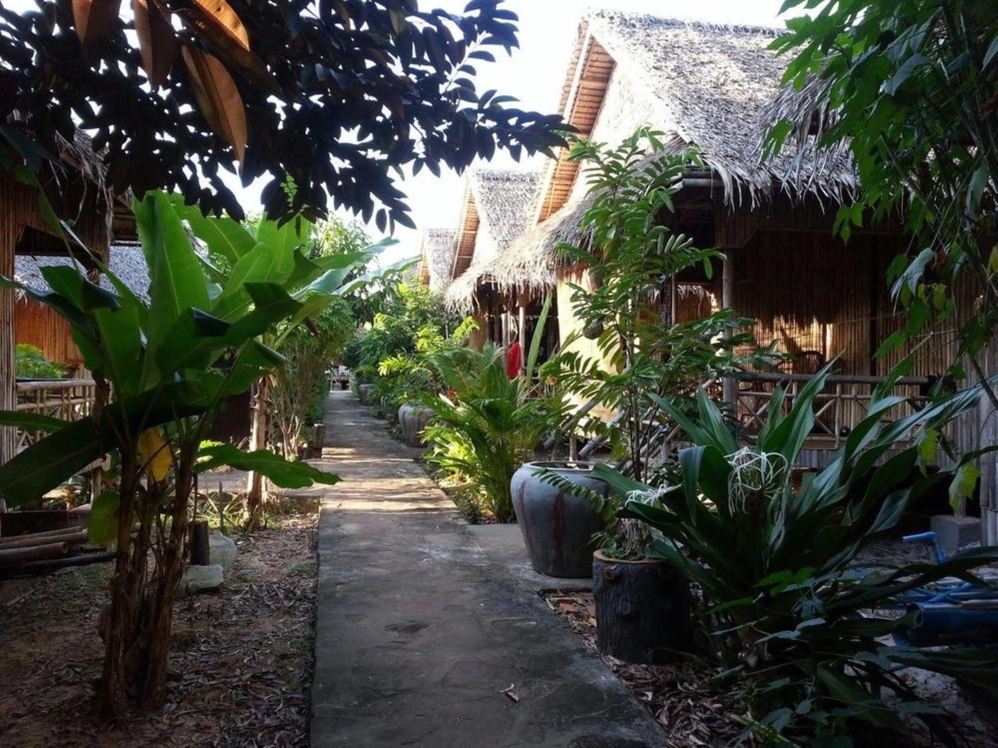 Otres Orchid Beach Resort Sihanoukville Esterno foto